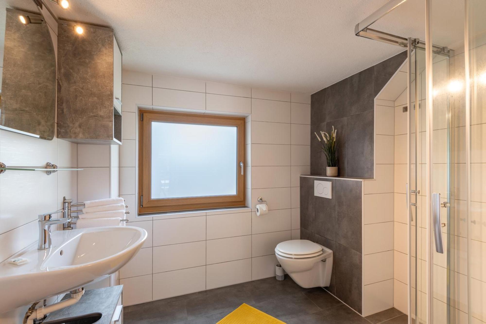 Modernes Apartment - 3 Schlafzimmer - 2 Kostenlose Parkplaetze Fügen Exteriör bild